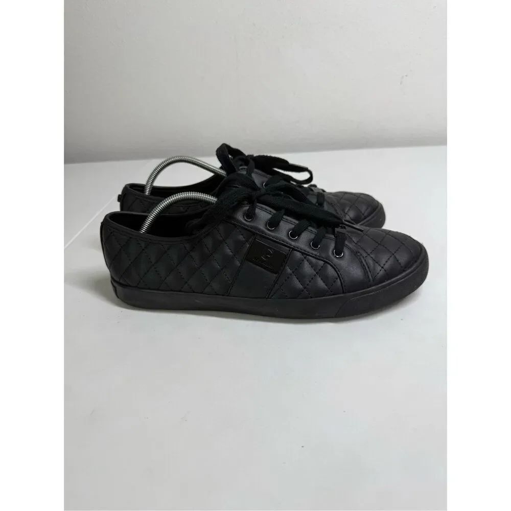 GBG Los Angeles Backer Womens Size 11M Black Quilted Lace Up Sneakers